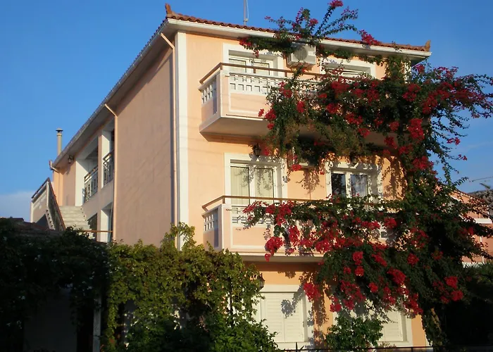 Theodora Studios & Apartments